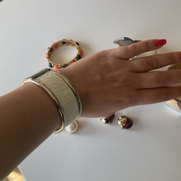 Vintage Bangle and earring bundle - Picture 7 of 7